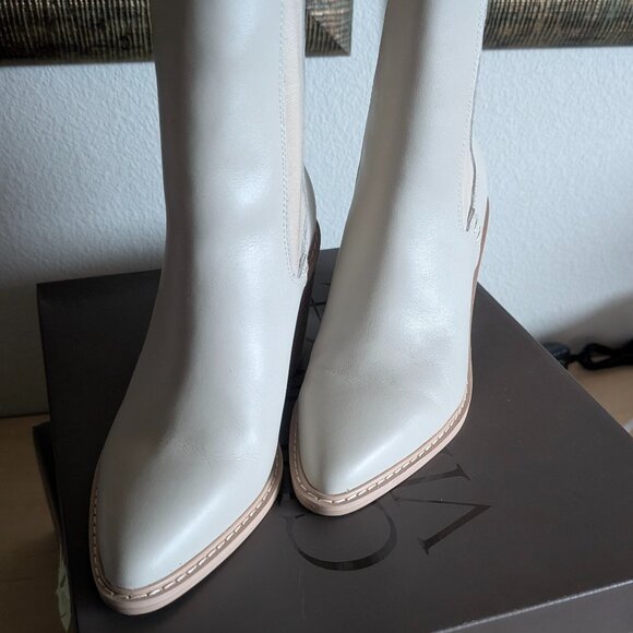 New Leather Chelsea Women’s boots Taupe Size 7M/37.5 - Picture 1 of 5